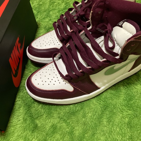 Jordan 1 high Top “Bordeaux “ Size 8 🔥🔥🔥✅ - Picture 4 of 7